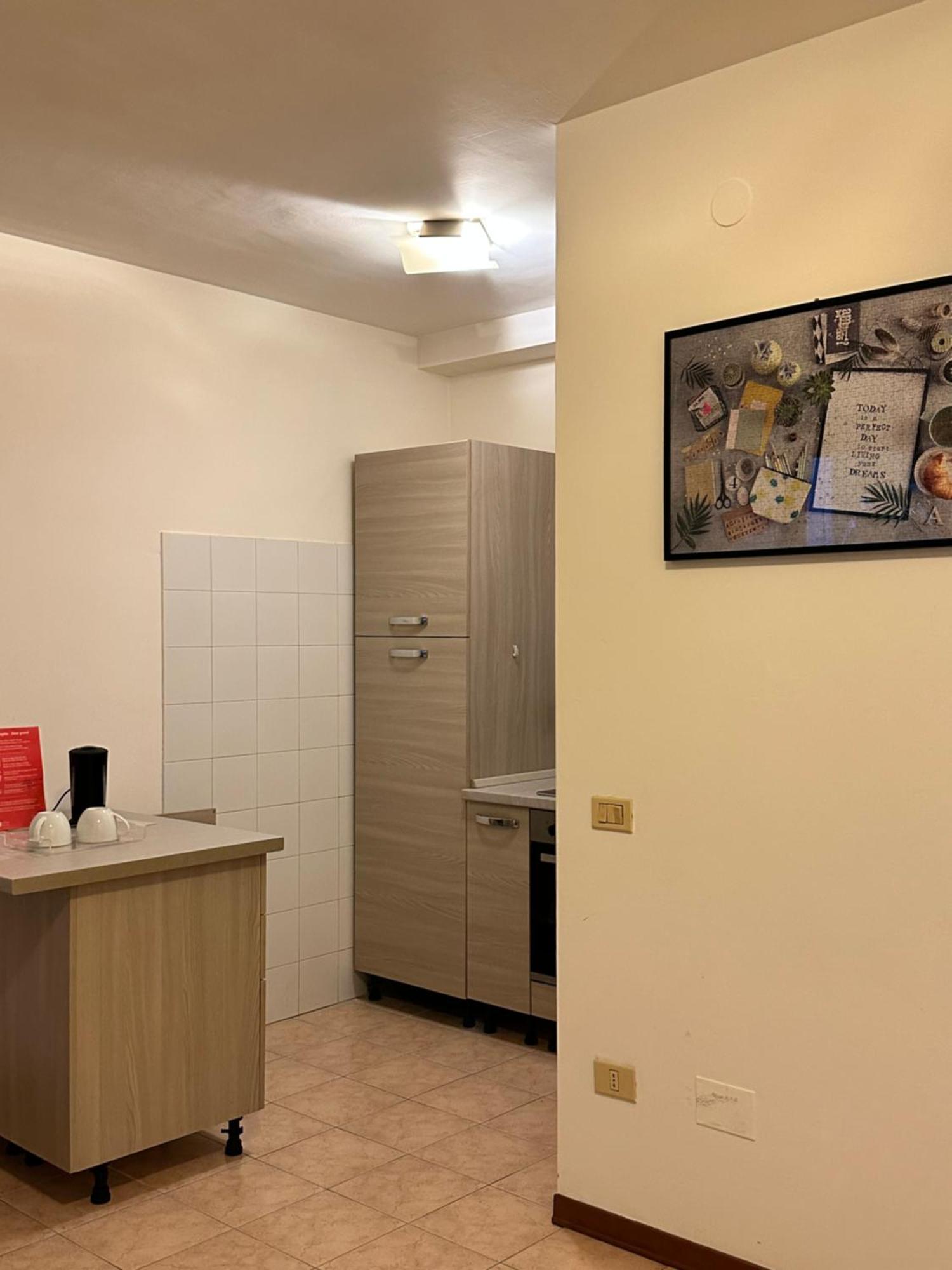 Home Station Перуджа Экстерьер фото