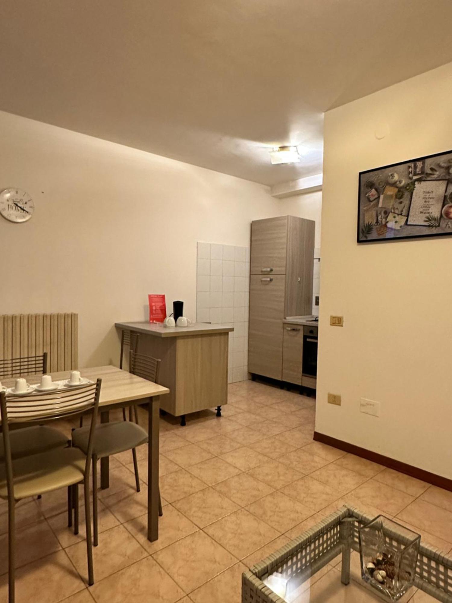 Home Station Перуджа Экстерьер фото